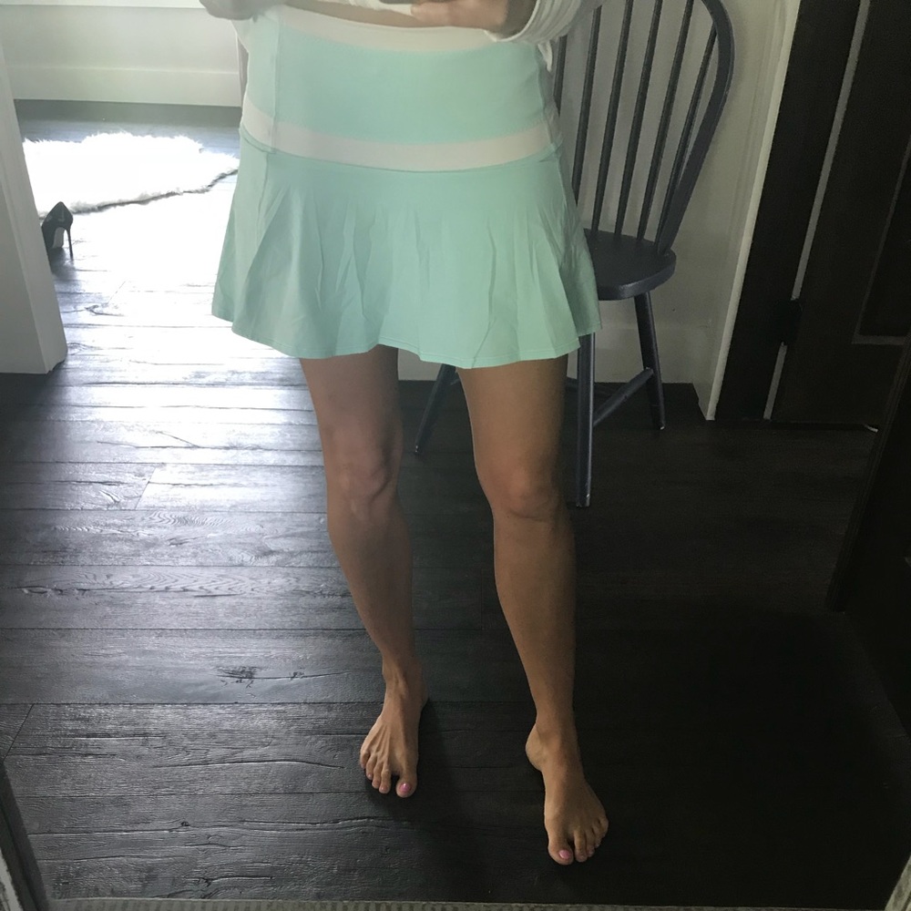 Lululemon skirt size 2 in light blue/turquoise